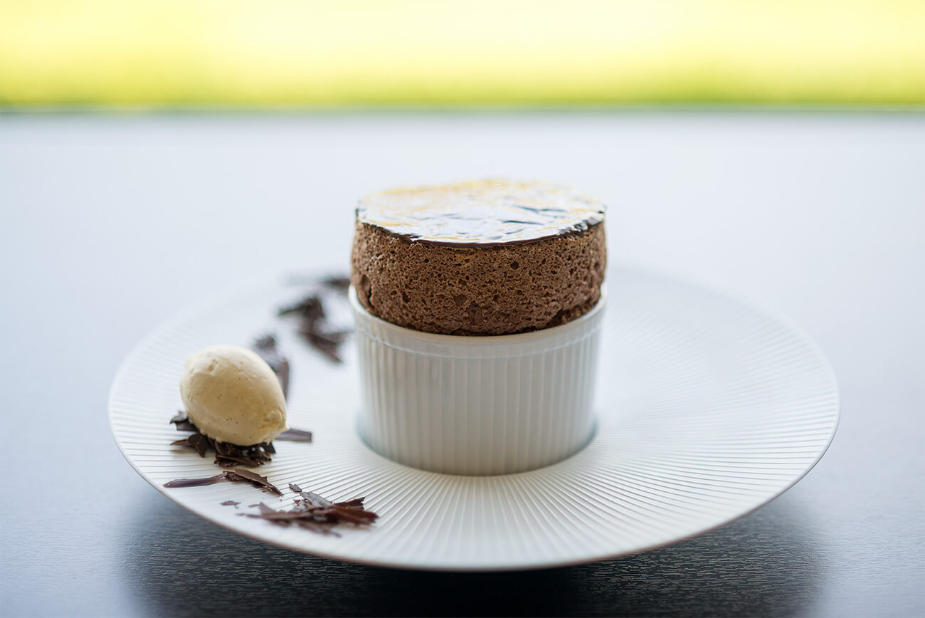 Soufflé au chocolat de l'Hôtel Casadelmar par le chef pâtissier Claudio Pezzeti